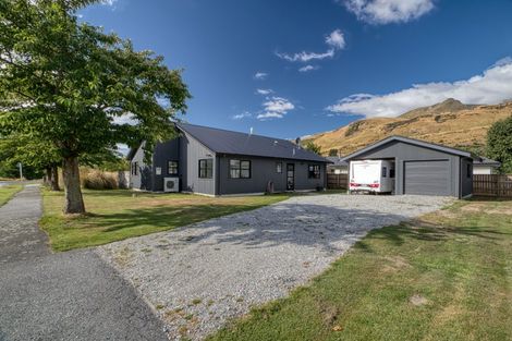 Photo of property in 1 Woodley Place, Glenorchy, 9372