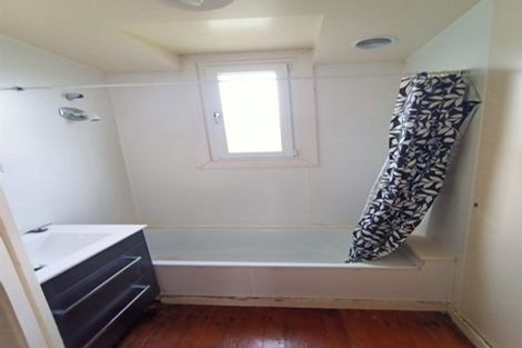 Photo of property in 12 Dickson Street, Macandrew Bay, Dunedin, 9014