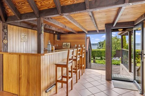 Photo of property in 892 Acacia Bay Road, Acacia Bay, Taupo, 3330