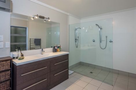 Photo of property in 33a Makara Road, Karori, Wellington, 6012