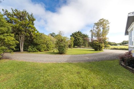 Photo of property in 2079 Kimbolton Road, Kiwitea, Feilding, 4777