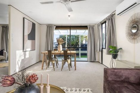 Photo of property in 38 Garland Drive, St Andrews, Hamilton, 3200