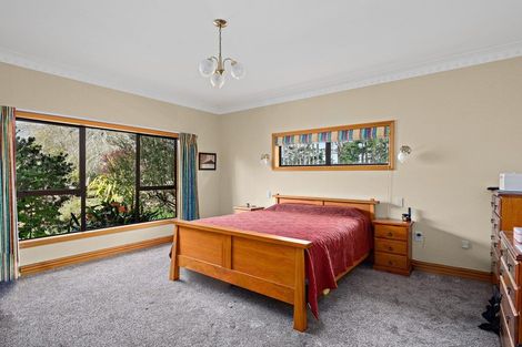 Photo of property in 27 Motu Road, Kumeu, 0891