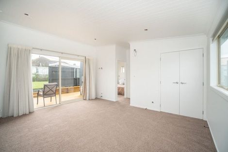 Photo of property in 27 Hall Place, Foxton Beach, Foxton, 4815