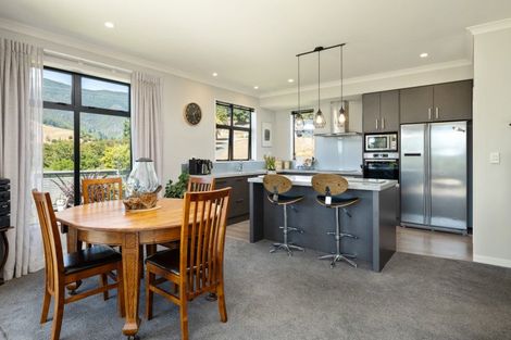 Photo of property in 10 Admiralty Place, Waikawa, Picton, 7220