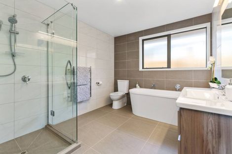 Photo of property in 18 Lakeside Terrace, Omokoroa, 3114