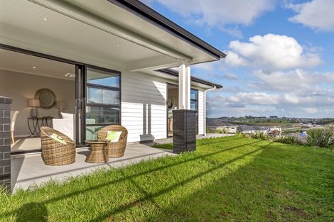 Photo of property in 13 Boocock Crescent, Orewa, 0931