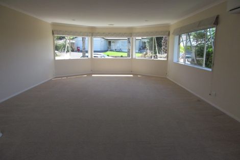 Photo of property in 11 Kath Hopper Drive, Orewa, 0931