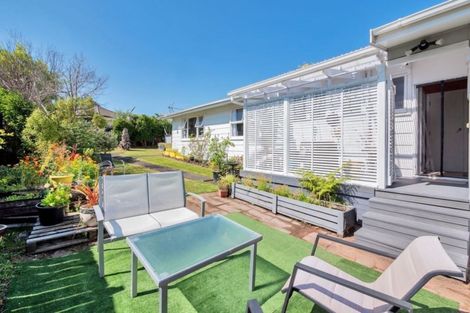 Photo of property in 11 Dellwood Avenue, Henderson, Auckland, 0612