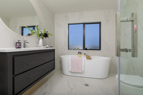 Photo of property in 4 Kina Place, Long Bay, Auckland, 0630