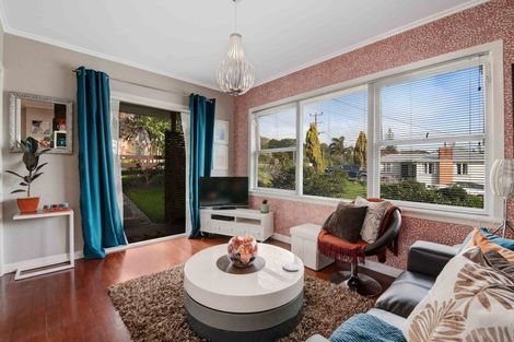 Photo of property in 27a Makiri Street, Helensville, 0800