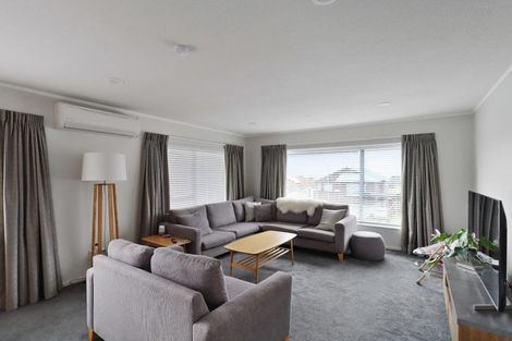 Photo of property in 6 Meadowcroft Grove, Johnsonville, Wellington, 6037