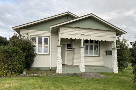 Photo of property in 3 High Street West, Waitara, 4320