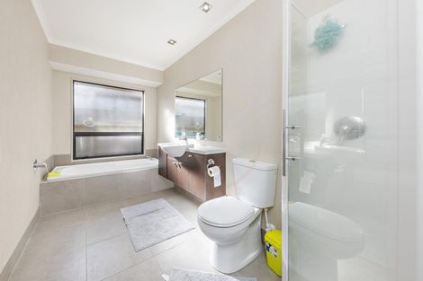 Photo of property in 316 Ormiston Road, Flat Bush, Auckland, 2019