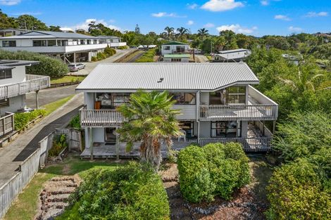 Photo of property in 33 Gledstane Road, Stanmore Bay, Whangaparaoa, 0932