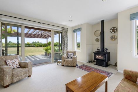 Photo of property in 1 Whitcombe Place, Darfield, 7571