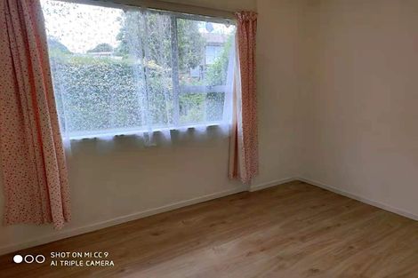 Photo of property in 2/15 Trojan Crescent, New Lynn, Auckland, 0600