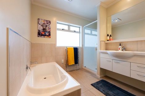 Photo of property in 6 Sunnybrooke Close, Welcome Bay, Tauranga, 3112