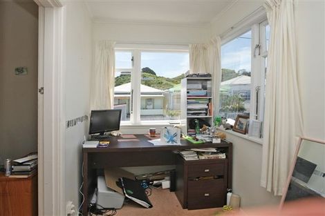 Photo of property in 6 Picton Avenue, Newtown, Wellington, 6021