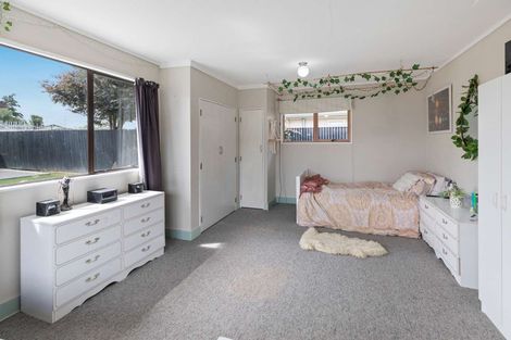 Photo of property in 30 John F Kennedy Drive, Milson, Palmerston North, 4414