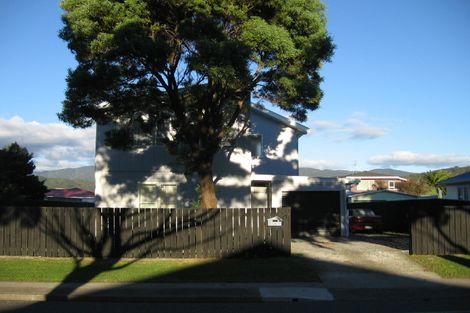 Photo of property in 30 Parkway, Wainuiomata, Lower Hutt, 5014