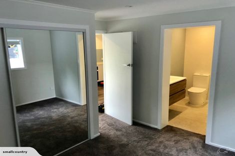 Photo of property in 2/180 Coronation Road, Hillcrest, Auckland, 0627