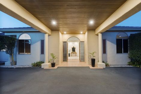Photo of property in 9 Burgundy Park Avenue, Henderson, Auckland, 0612