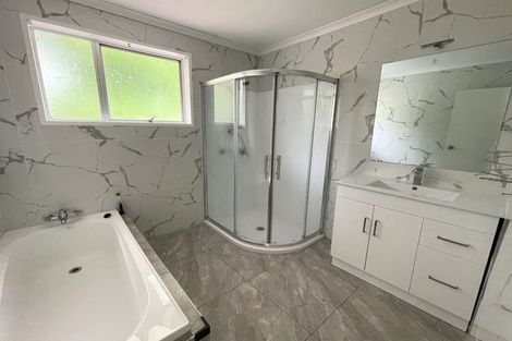 Photo of property in 2/663 Beach Road, Rothesay Bay, Auckland, 0630