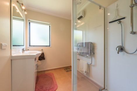 Photo of property in 11 Ian Peter Way, Otaki, 5512