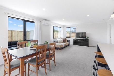 Photo of property in 29 Pouate Way, Waiuku, 2123