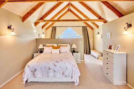 Photo of property in 13 Seaview Road, Paremata, Porirua, 5024