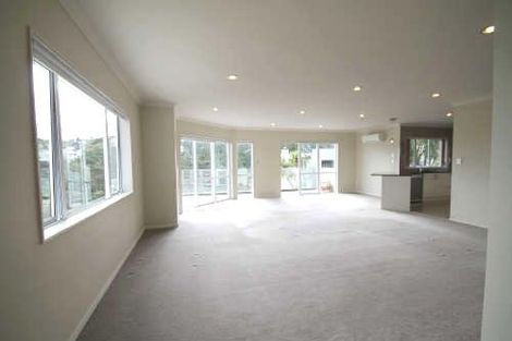 Photo of property in 97a Island Bay Road, Beach Haven, Auckland, 0626