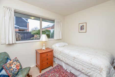 Photo of property in 2/2a Chilcombe Street, Ilam, Christchurch, 8041