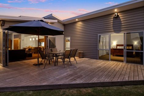 Photo of property in 6 Coutts Street, Papamoa Beach, Papamoa, 3118