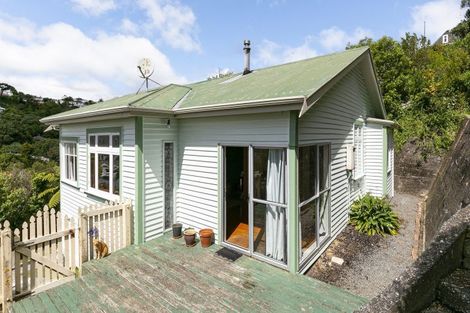 Photo of property in 133 Newlands Road, Newlands, Wellington, 6037