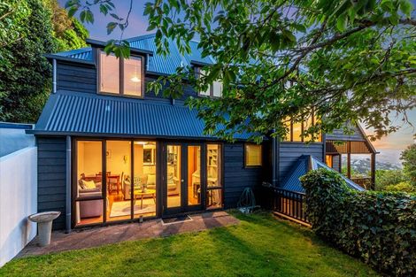 Photo of property in 50 Amapur Drive, Khandallah, Wellington, 6035