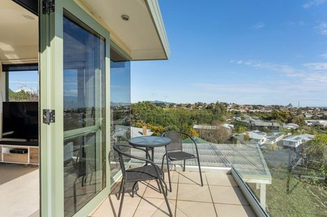 Photo of property in 3a Hillcrest Street, Glen Avon, New Plymouth, 4312