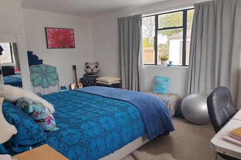 Photo of property in 422 Memorial Avenue, Burnside, Christchurch, 8053