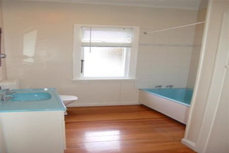 Photo of property in 216 Saint Leonards Avenue, Saint Leonards, Hastings, 4120