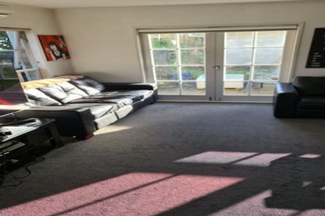 Photo of property in 3/220 East Coast Road, Forrest Hill, Auckland, 0620