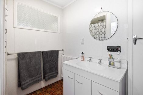 Photo of property in 8a Fitzroy Street, Normanby, Hawera, 4614