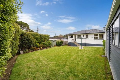 Photo of property in 44 Gladys Avenue, Glenfield, Auckland, 0629