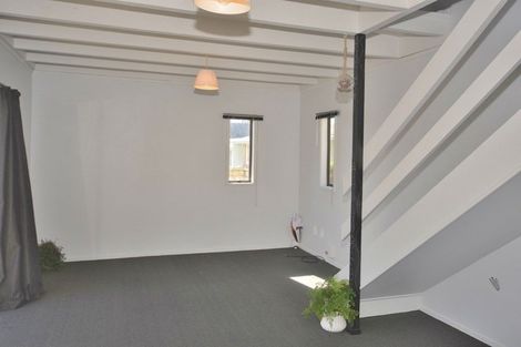 Photo of property in 2/506 Devonport Road, Tauranga South, Tauranga, 3112