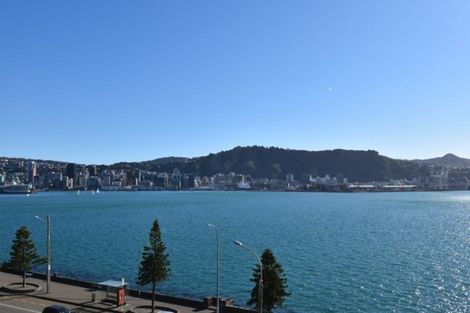 Photo of property in The Capital, 370 Oriental Parade, Oriental Bay, Wellington, 6011