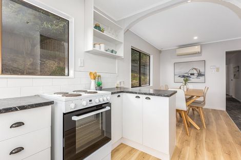 Photo of property in 72 Omapere Street, Whitby, Porirua, 5024