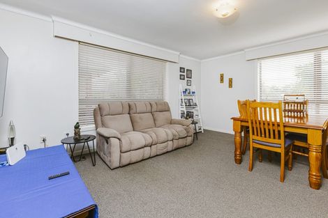 Photo of property in 2/5 Norfolk Place, Papatoetoe, Auckland, 2025