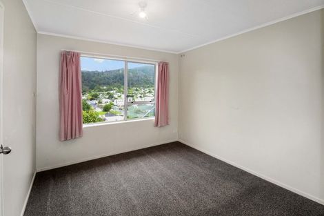 Photo of property in 23b Rintoul Grove, Stokes Valley, Lower Hutt, 5019