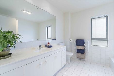 Photo of property in 10 Mistral Place, West Harbour, Auckland, 0618