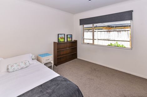Photo of property in 20 Aberdeen Crescent, Wattle Downs, Auckland, 2103