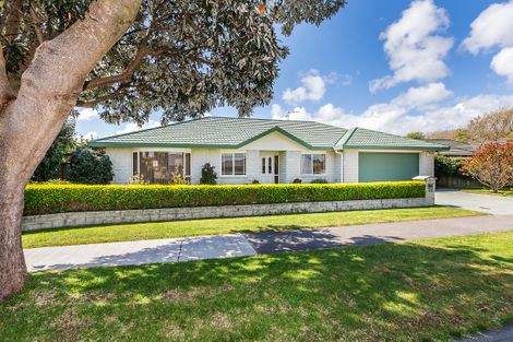 Photo of property in 69 Guildford Drive, Paraparaumu, 5032